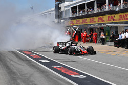 Romain Grosjean, Haas F1 Team VF-18 casse son moteur dans les stands