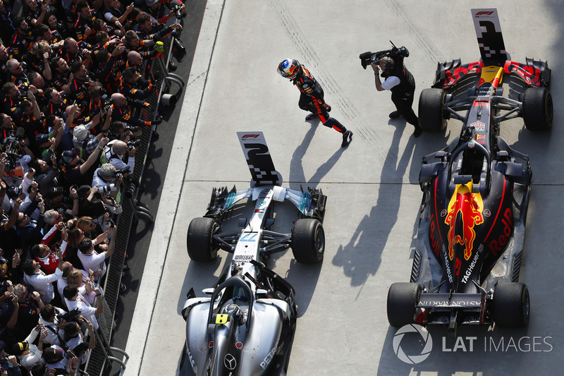 Race winner Daniel Ricciardo, Red Bull Racing