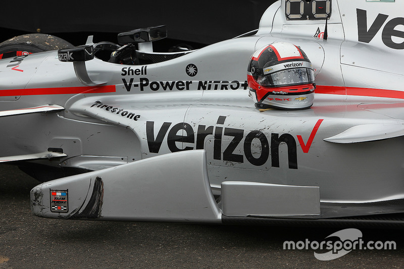 Casco de en el automóvil ganador de Montoya, Equipo Penske Chevrolet