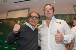Ex piloto Adrian Fernández y Ricardo González, RGR Sport