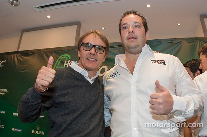 Ex piloto Adrián Fernández y Ricardo González, RGR Sport
