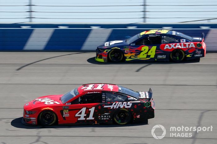 Daniel Suarez, Stewart-Haas Racing, Ford Mustang Haas Automation William Byron, Hendrick Motorsports, Chevrolet Camaro Axalta