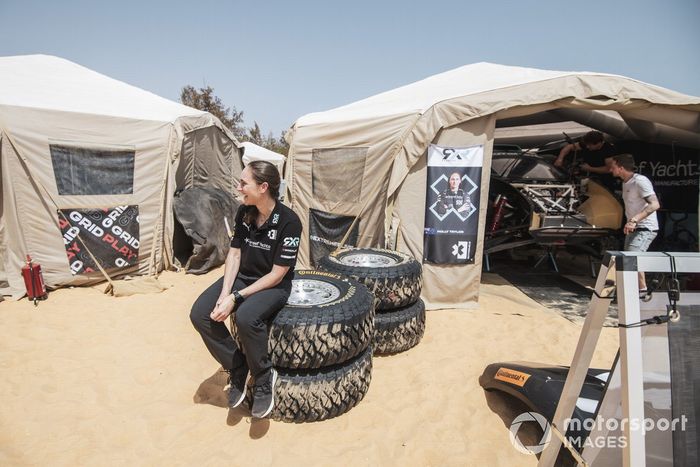 Molly Taylor, Rosberg X Racing se sienta con neumáticos Continental en los boxes