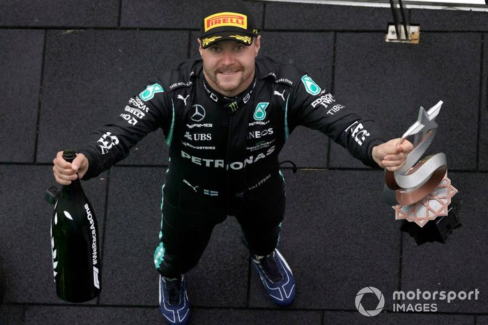 Podio: ganador Valtteri Bottas, Mercedes