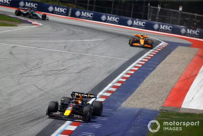 Max Verstappen, Red Bull Racing RB20, Lando Norris, McLaren MCL38, George Russell, Mercedes F1 W15