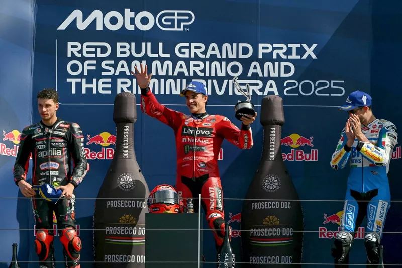 Marco Bezzecchi, Aprilia Racing, Alex Marquez, Gresini Racing, Marc Marquez, Ducati Team