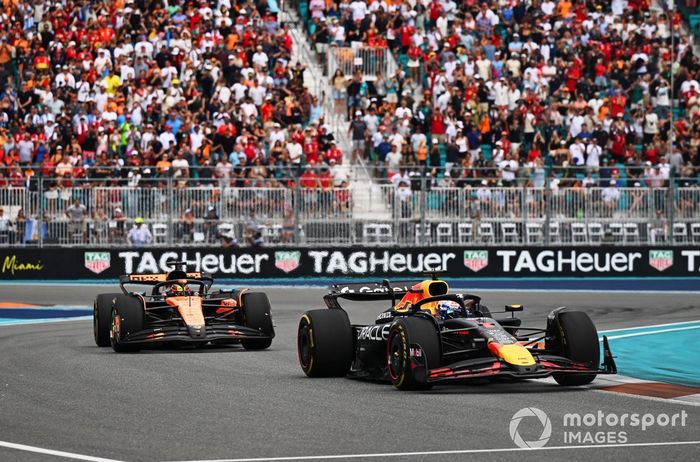 Oscar Piastri, McLaren, Max Verstappen, Red Bull Racing