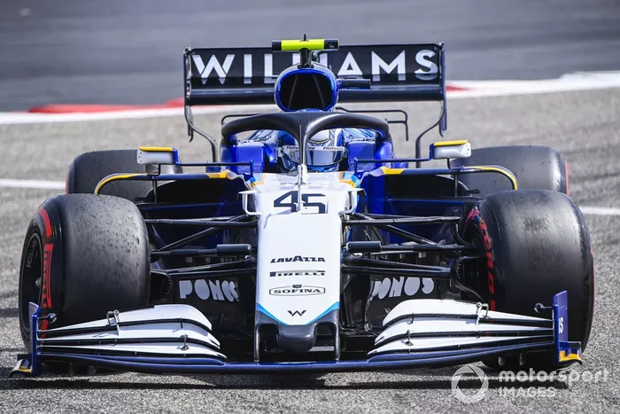 Roy Nissany, piloto de desarrollo, con el Williams FW43B 