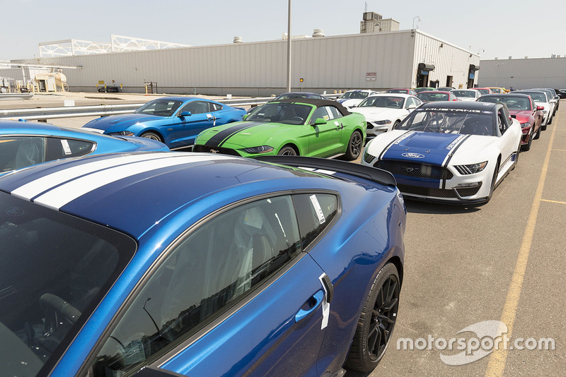 2019 Monster Energy NASCAR Cup Series Mustang