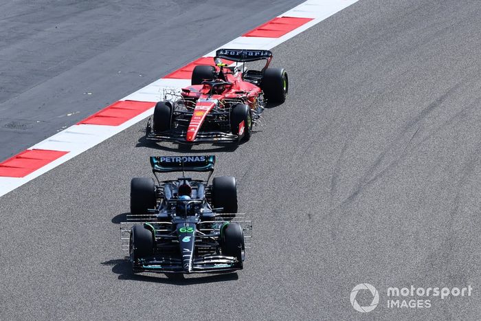 George Russell, Mercedes F1 W14, Carlos Sainz, Ferrari SF-23