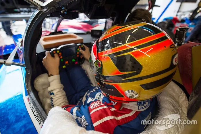 #11 SMP Racing BR Engineering BR1: Stoffel Vandoorne  