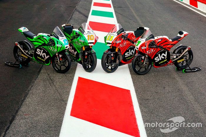 Decoración tricolor Celestino Vietti, Sky Racing Team VR46, Luca Marini, Sky Racing Team VR46, Nicolò Bulega, Sky Racing Team VR46 y Dennis Foggia, Sky Racing Team VR46