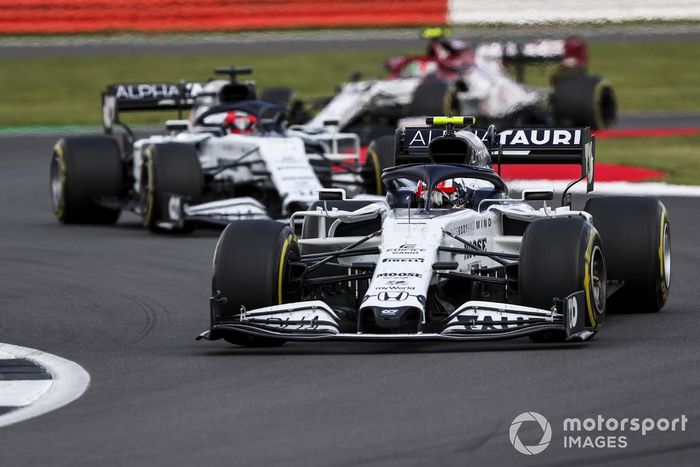 Pierre Gasly, AlphaTauri AT01, Daniil Kvyat, AlphaTauri AT01, Antonio Giovinazzi, Alfa Romeo Racing C39