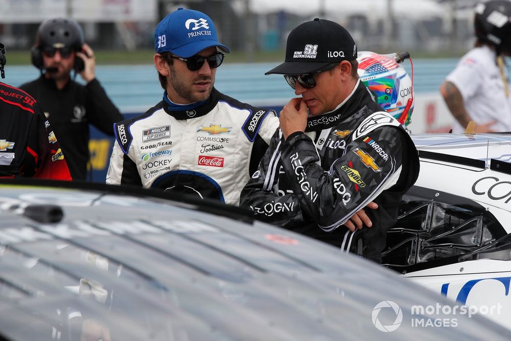 Daniel Suarez y Kimi Raikkönen