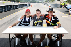 Tom Selten (midden), team manager Solar Team Eindhoven Stella Lux