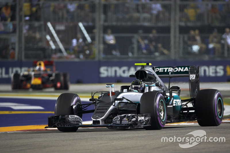 2016: Нико Росберг, Mercedes F1 W07 Hybrid