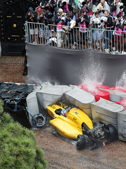 Jolyon Palmer, Renault Sport F1 Team RS16 va a sbattere durante la gara