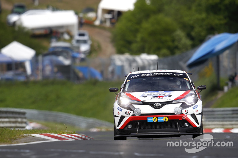 #326 Toyota Gazoo Racing, Toyota C-HR Racing: Masahiko Kageyama, Kumi Sato, Tomoyuki Katayama