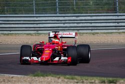 Esteban Gutiérrez, Ferrari pruebas de la especificación de Pirelli 2017