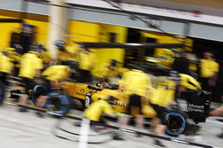 Das Renault Sport F1 Team, übt Boxenstopps