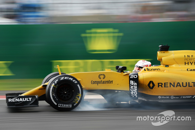 Kevin Magnussen, Renault Sport F1 Team RS16 se bloquea en la frenada