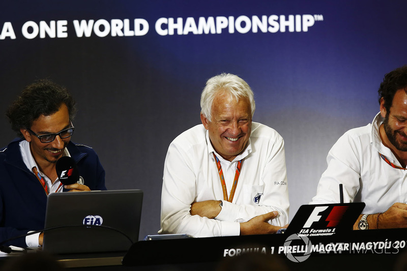 Laurent Mekies, Director de carrera adjunta de F1, FIA, Charlie Whiting, Director de carrera de la F