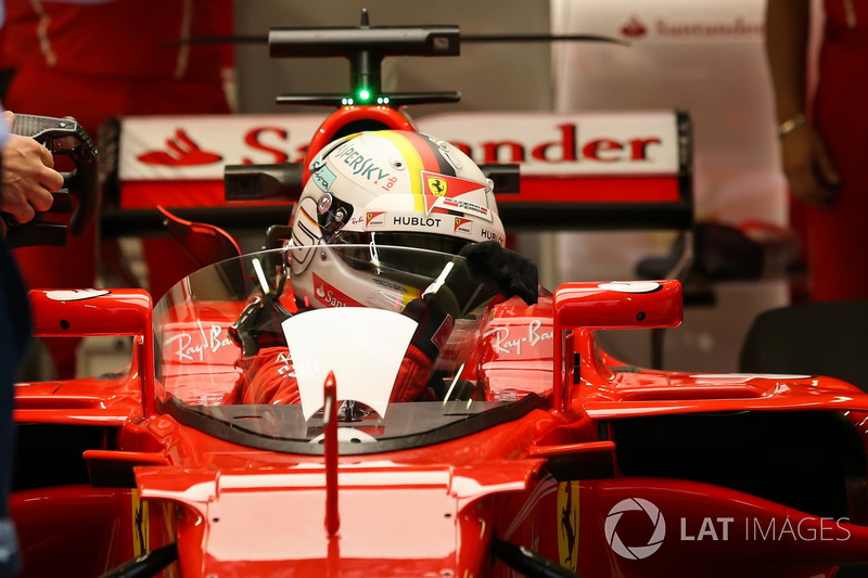 Auto von Sebastian Vettel, Ferrari SF70H, mit Cockpitschutz Shield