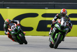 Jonathan Rea, Kawasaki Racing; Tom Sykes, Kawasaki Racing