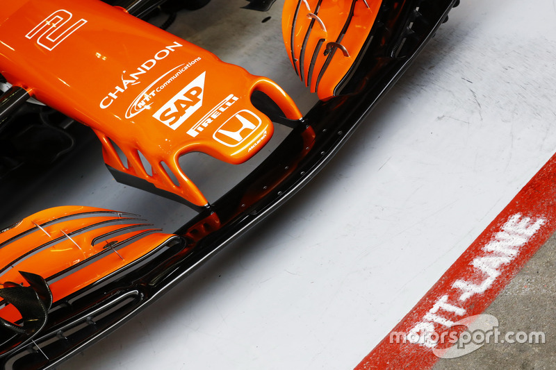 Detalle frontal del ala y la nariz de la Stoffel Vandoorne, McLaren MCL32