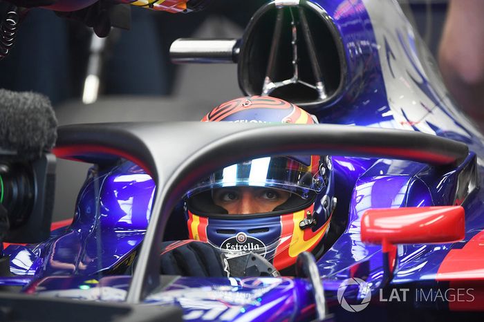 Carlos Sainz Jr., Scuderia Toro Rosso STR12,  con el Halo