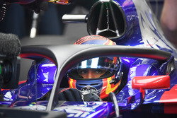 Carlos Sainz Jr., Scuderia Toro Rosso STR12 avec le Halo