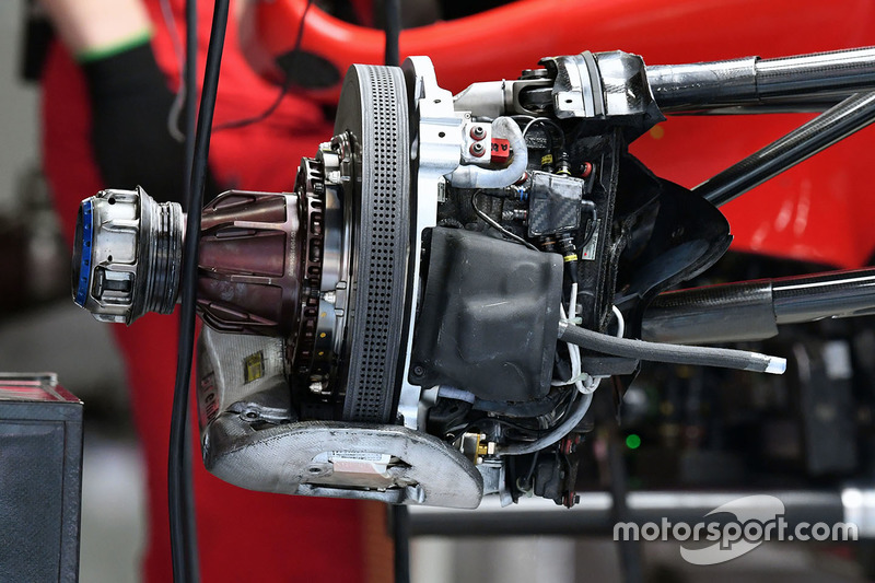 Détail des freins avant de la Ferrari SF70H