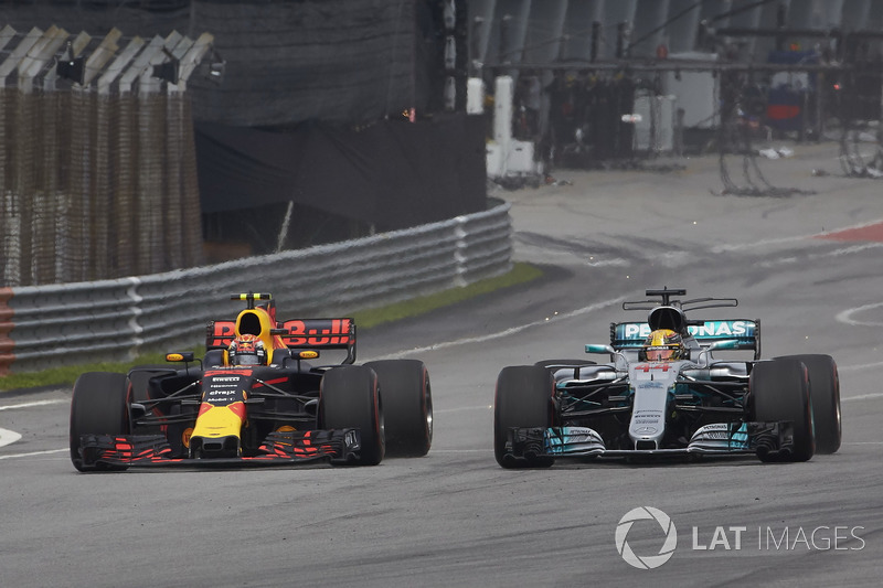 Lewis Hamilton, Mercedes AMG F1 W08, battles, Max Verstappen, Red Bull Racing RB13