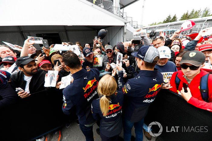 Daniel Ricciardo, Red Bull Racing, y Max Verstappen, Red Bull Racing