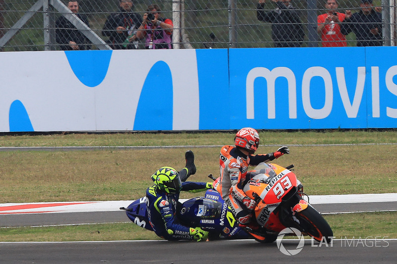 Crash: Marc Marquez, Repsol Honda Team, Valentino Rossi, Yamaha Factory Racing