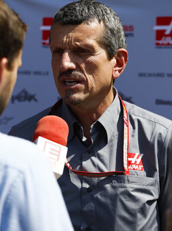 Guenther Steiner, Team Principal, Haas F1 Team, parle à la presse
