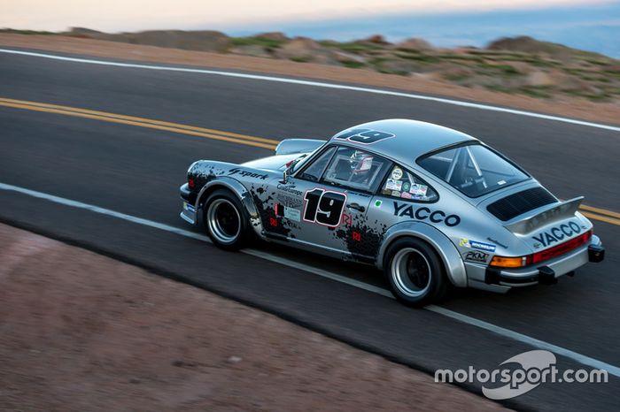 #19 Laure Many, Porsche 911 SC 3.0l Gr4