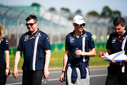 Le trackwalk avec Esteban Ocon, Force India