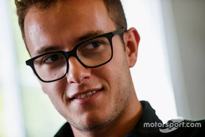 Anthoine Hubert nació el 22 de septiembre de 1996, en Lyon, Francia.