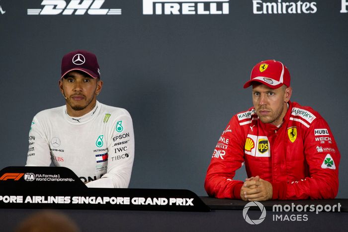 Lewis Hamilton, Mercedes AMG F1 y Sebastian Vettel, Ferrari en conferenci de pernsa