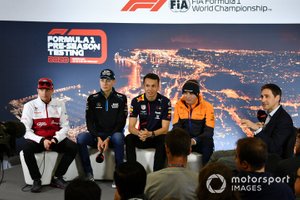 Kimi Raikkonen, Alfa Romeo, George Russell, Williams Racing, Alexander Albon, Red Bull Racing en Lando Norris, McLaren in de persconferentie
