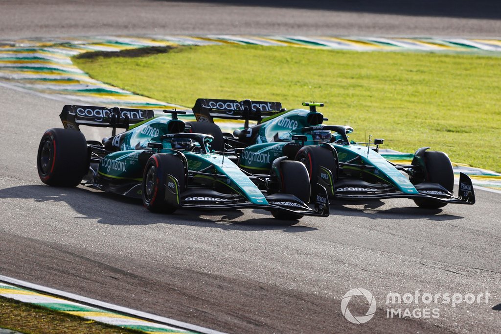 Lance Stroll et Sebastian Vettel au volant de l'Aston Martin AMR 22.