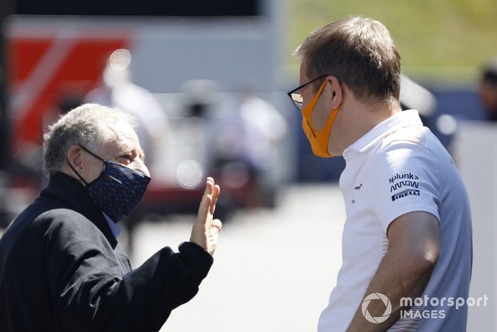 El presidente de la FIA Jean Todt, y el director de McLaren Andreas Seidl
