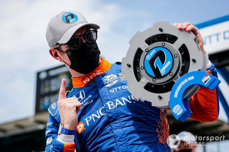 Ganador de la pole Scott Dixon, Chip Ganassi Racing Honda