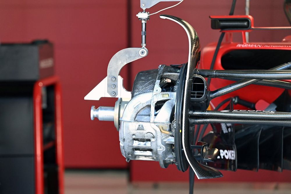Detalle del disco de freno del Ferrari SF-23 