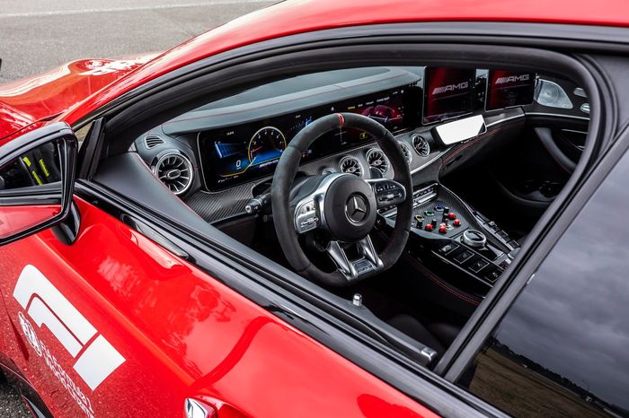 Mercedes‑AMG GT 63 S 4MATIC+ F1, coche médico