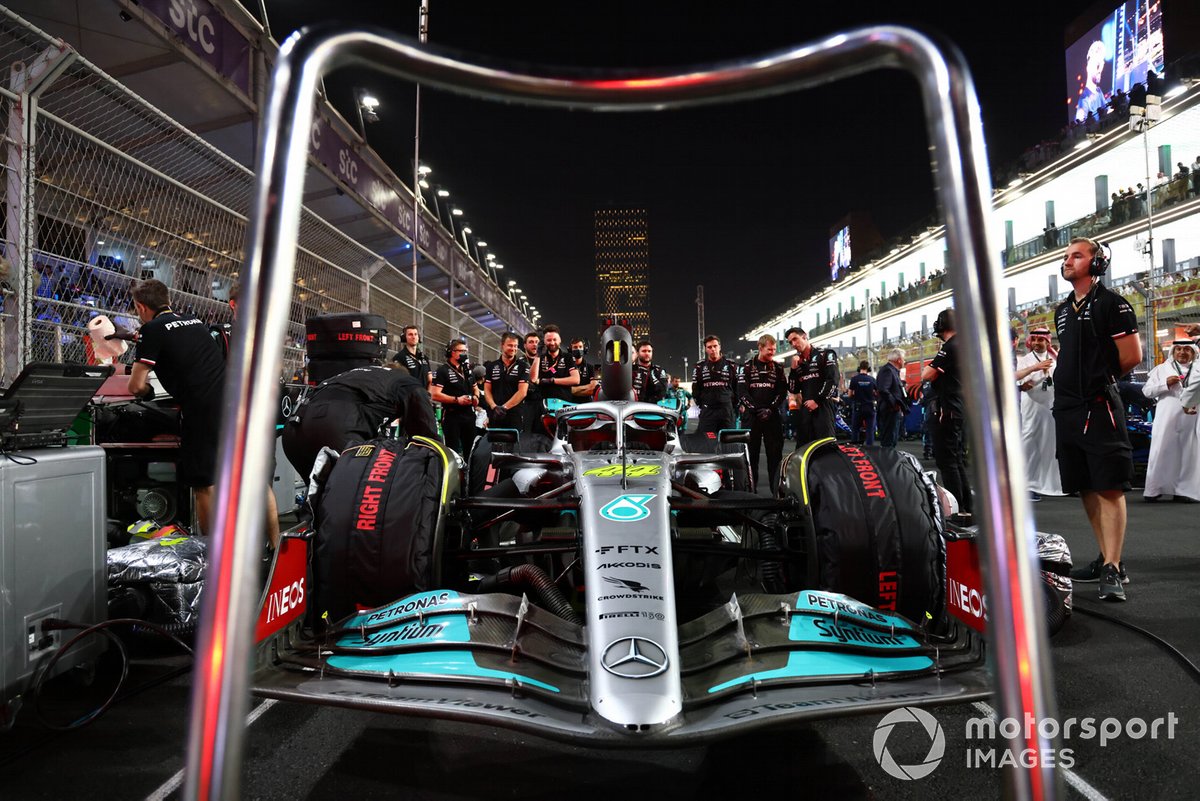 Mercedes, çalışma zamanı kısıtlamalarından nasıl etkilendi? 1 Formula 1 Haberleri - F1 Puan Durumu Lewis Hamilton, Mercedes W13