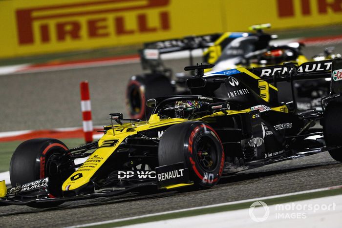 Daniel Ricciardo, Renault F1 Team R.S.20, Esteban Ocon, Renault F1 Team R.S.20