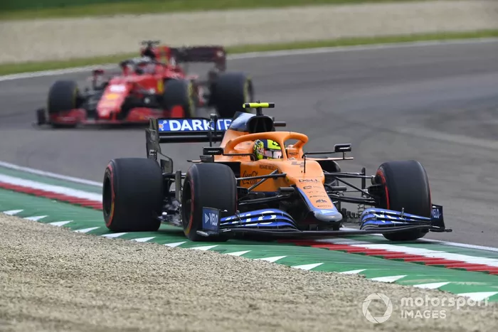 Lando Norris, McLaren MCL35M, Charles Leclerc, Ferrari SF21
