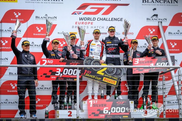 Podio: ganadores #89 Akka ASP Team Mercedes-AMG GT3: Nico Bastian, Thomas Neubauer